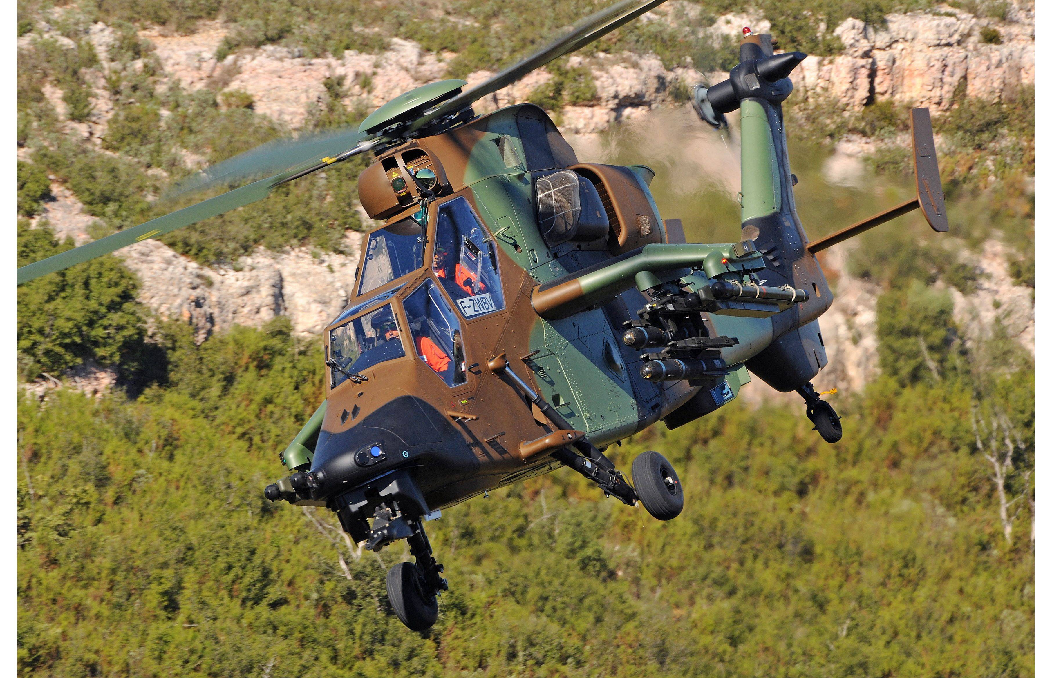 虎式武装直升机空中机动性能续航力机炮射击精确度方面均优于ah-64