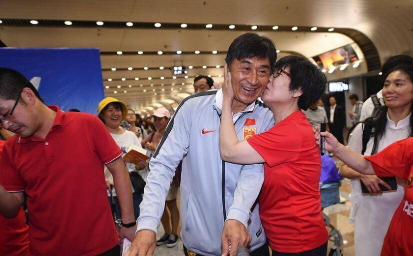 贾秀全退居幕后,担任中国女足首席顾问,将协助水庆霞