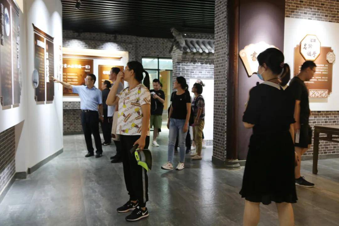 探学潍坊文脉之源:潍坊学校组织教师访麓台文化博物馆