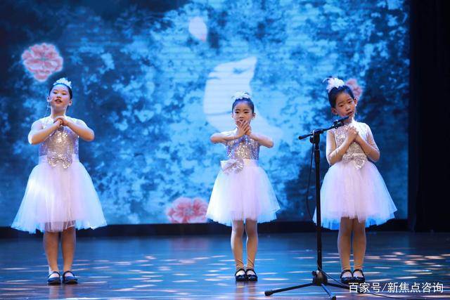 歌唱大赛浙江赛区决赛中,获儿童 c 组金奖 14,"唱响亚运,我是小歌手"