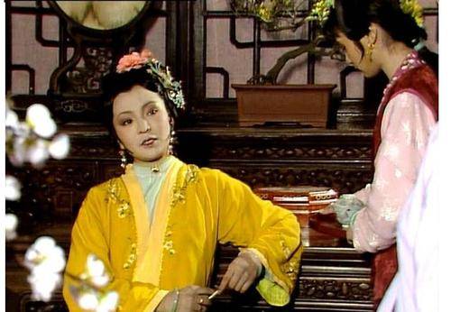 红楼梦中为何夏金桂敢顶撞婆婆王熙凤却要被婆婆骂哭