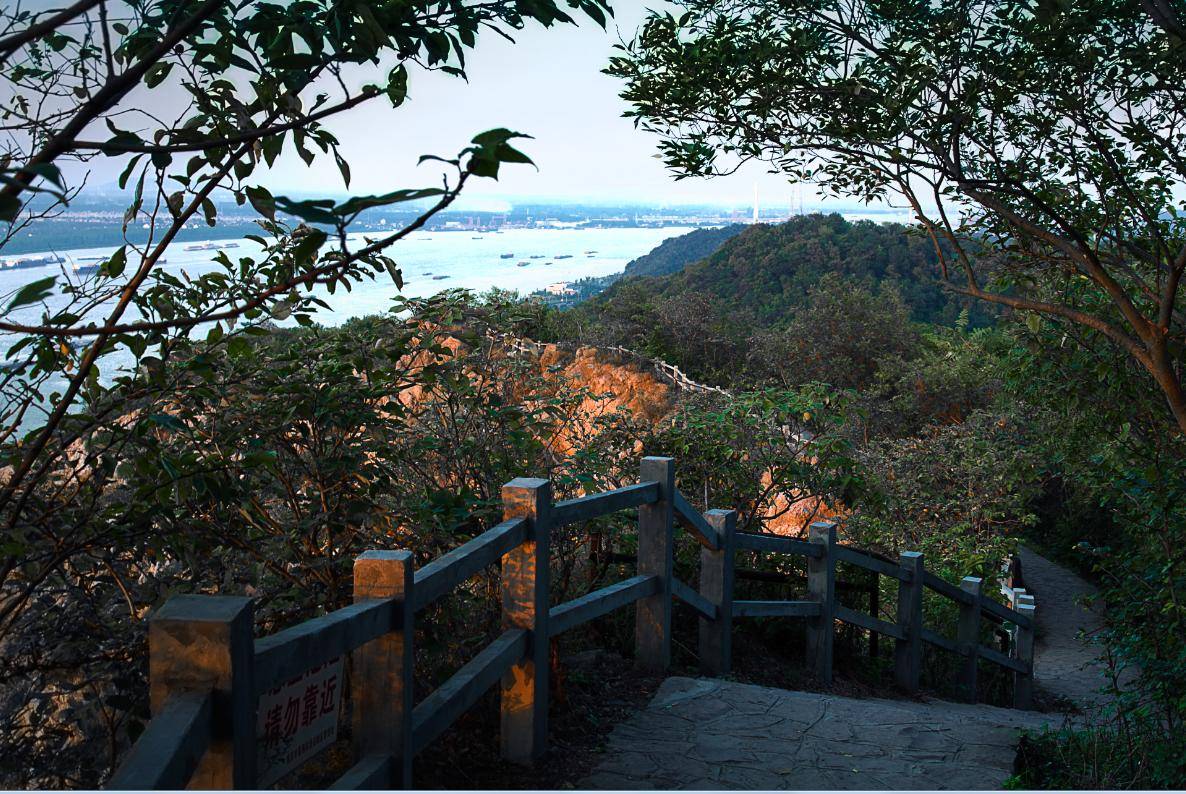 原创南京一座主峰高190米的山山峦延绵起伏门票免费