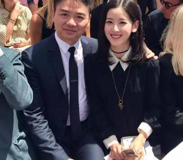 章泽天晒美照光彩照人!跟章子怡刘嘉玲争奇斗艳太靓丽