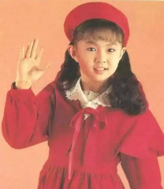 原创卓依婷全家合影曝光五岁成名却被谣传去世如今怎么样