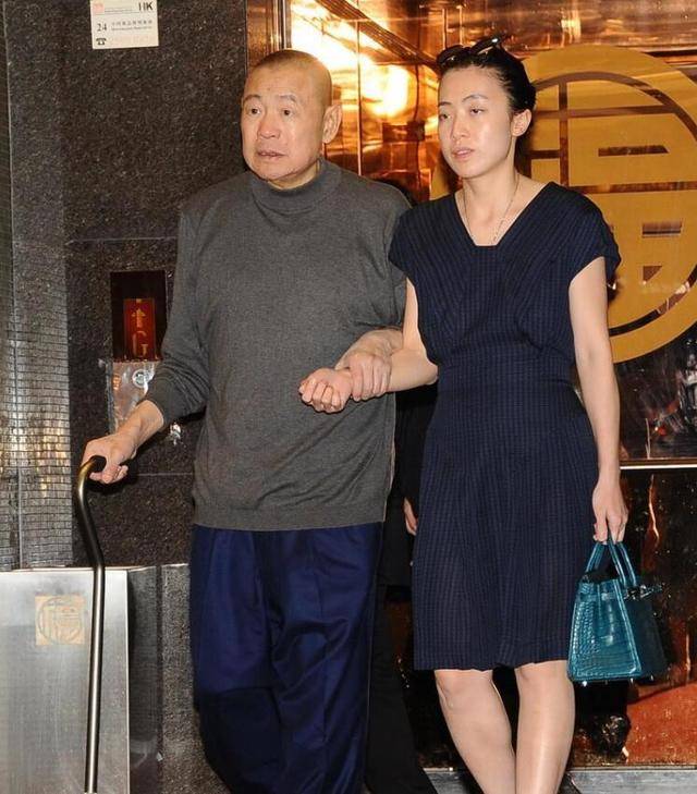 原创刘銮雄几年前病危,后来做了换肾手术,肾源真的是甘比母亲给的?
