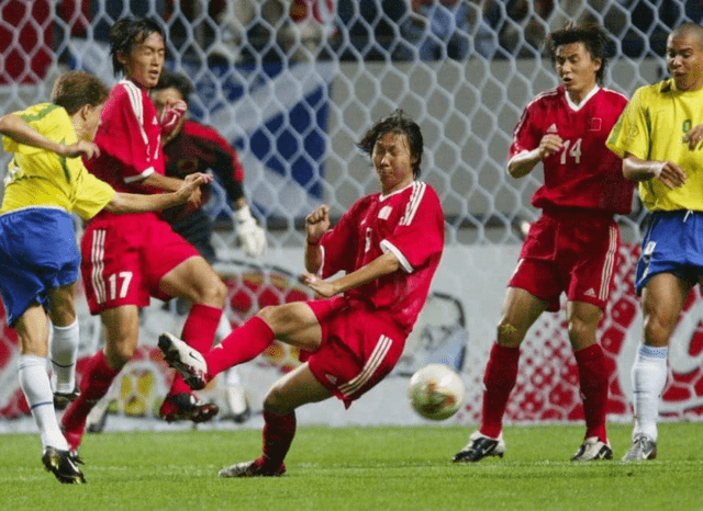 回顾国足2002年晋级世界杯:占天时地利人和,现役国足能力差_中国队