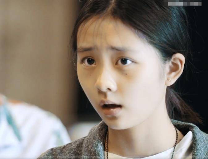 孙莉支持女儿演水中之书,何炅意外成"测高仪",黄多多个子亮了