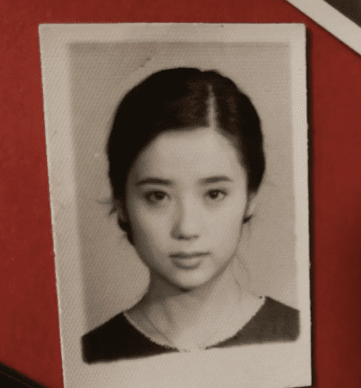 原创班长公开中戏96级学生证件照,梅婷跟胡静曾黎比章子怡美太多了