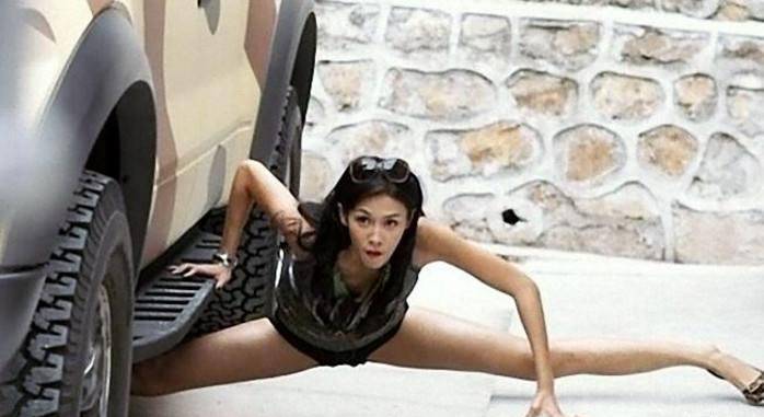 原创同样是一字马,景甜迪丽热巴已经够完美了?和她相比差太多了!