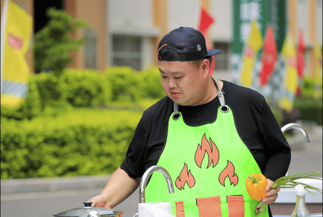 胖子孙越减肥成功网上晒瘦身50斤帅照网友这颜值挺高啊