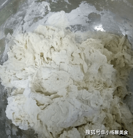 冬季发面,到底是用白酒还是醋?其实都错了,就用它,8分钟满盆