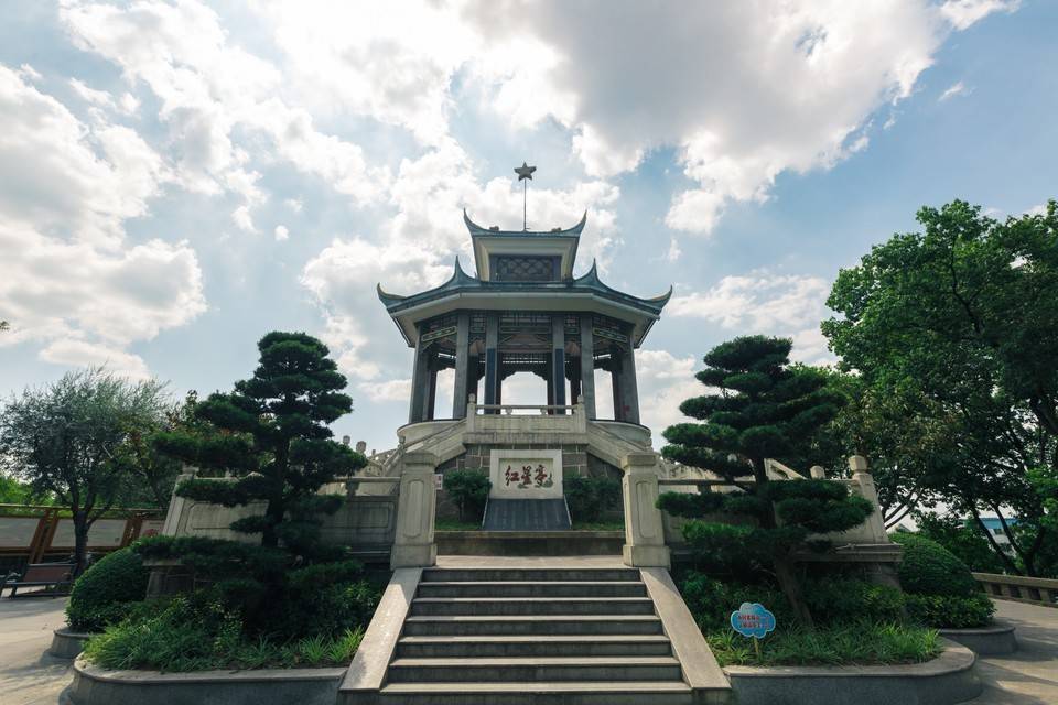 位置:重庆市渝中区两路口街道枇杷山正街74号 枇杷山公园是渝中区