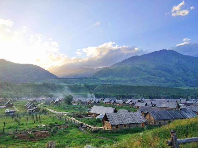 夏季避暑胜地禾木村选好住宿位置才能有好的旅行体验