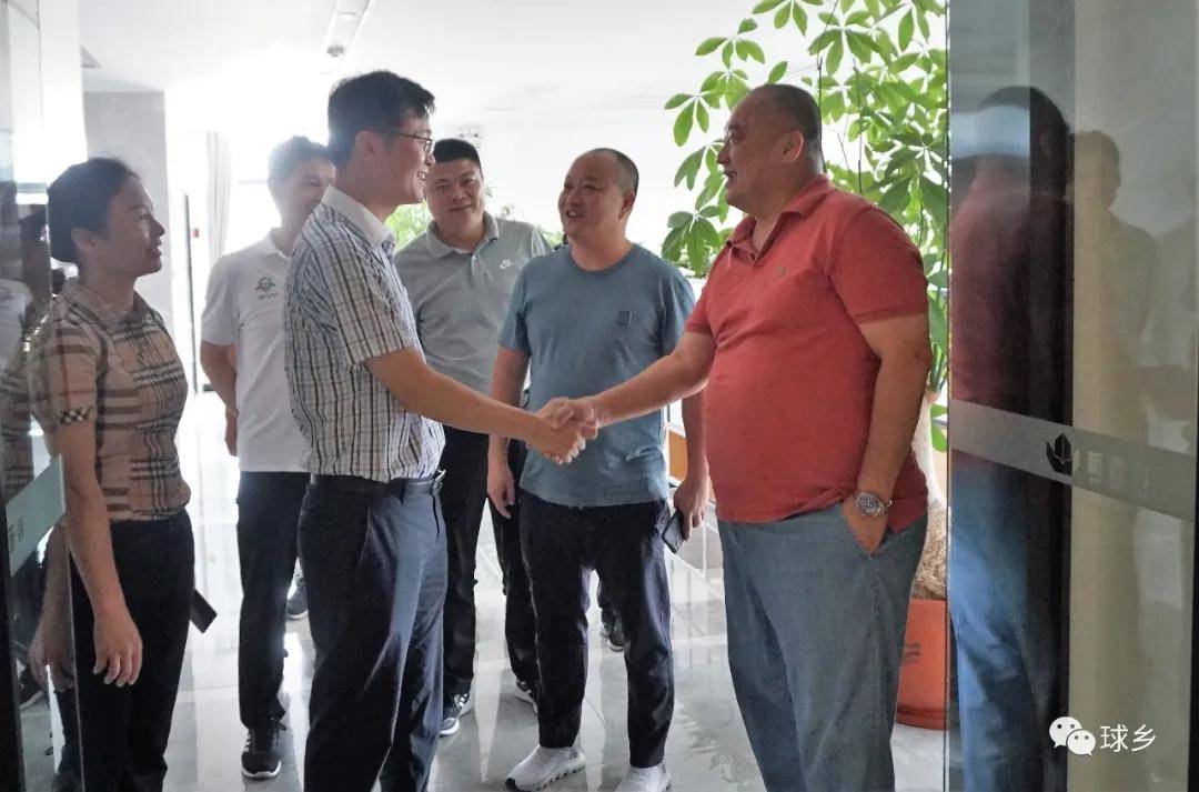 足球小镇,调研组受到广东木黄文旅体育管理运营有限公司董事长魏晋平