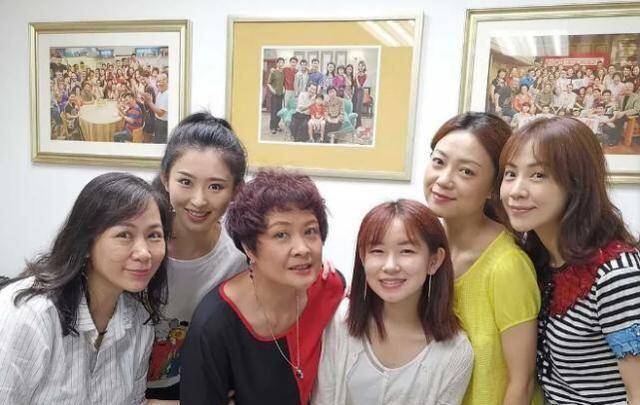 原创《外来媳妇本地郎》中康枝子扮演者何文茵,她与康祈耀父女缘已尽