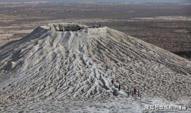 克拉玛依有一种奇观,名叫"泥火山"游客们都说:好神奇_独山子