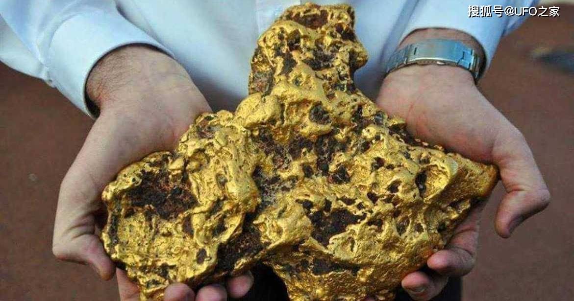 自然界中的狗头金 金矿石的品位一般用g/吨表示,一般金矿石品位大于