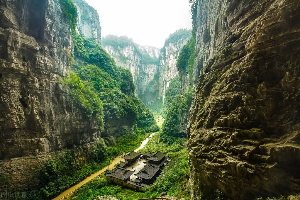 芙蓉洞) 江津四面山景区 酉阳桃花源旅游景区 大足石刻景区 巫山小