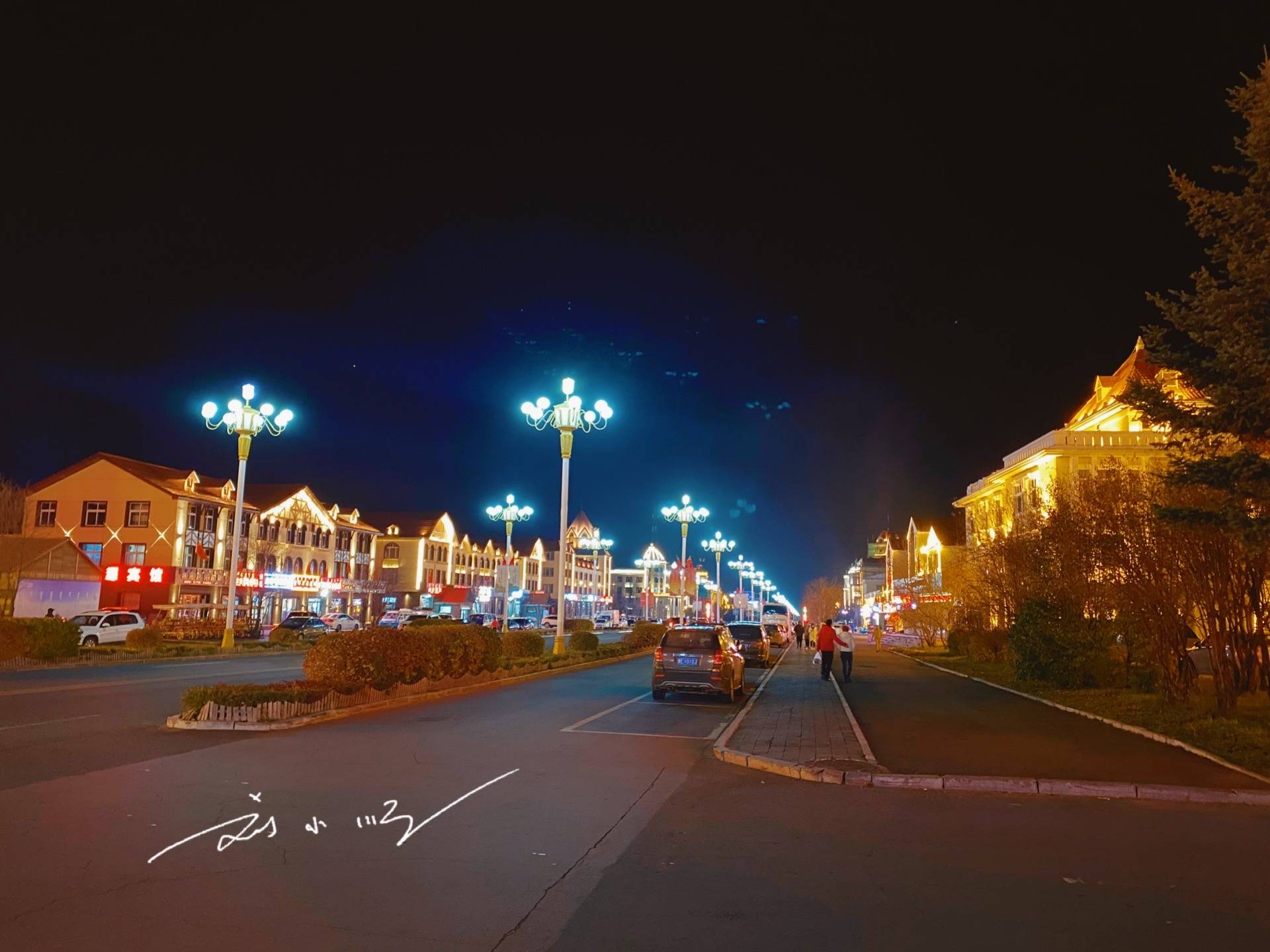 原创内蒙古兴安盟这座热门旅游城市,夜景太美,游客:仿佛穿越到欧洲