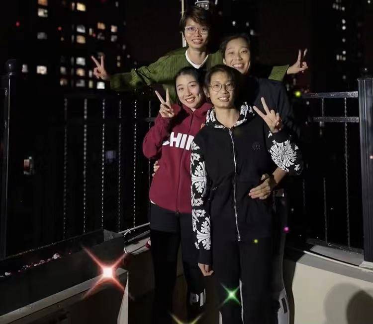 在这个假期里,朱婷带着妹妹朱佳荟,与好闺蜜姚迪聚在了一起.