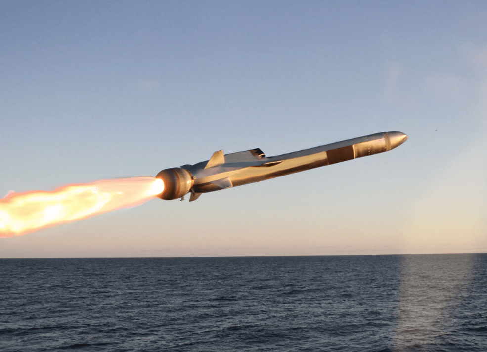 原创俄又一次亮相大国重型武器:"锆石"超音速反舰导弹来了!