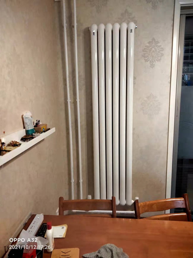 圣菲城四期20号楼郑州市居民住宅暖气片之明装暖气安装案例实拍