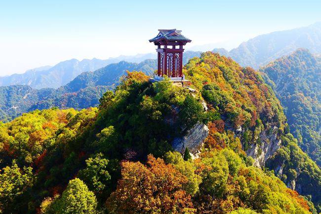 日,是位于秦岭北麓的陕西省渭南市华州区少华山景区红叶的最佳观赏期