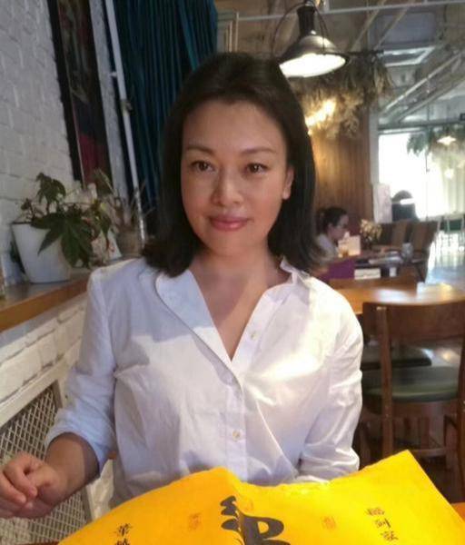 原创演员史可:前夫娶主持人李静,自己二婚嫁外国富豪,跨国恋今如何