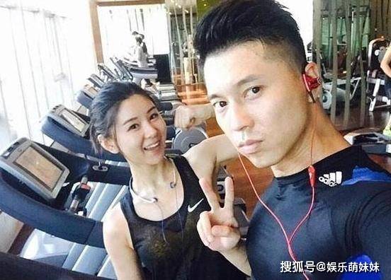 李小萌晒出自己的豪宅:家里地板都是名贵石材,装修又
