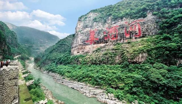 贵州茅台镇"酒乡"你未从看到的风景