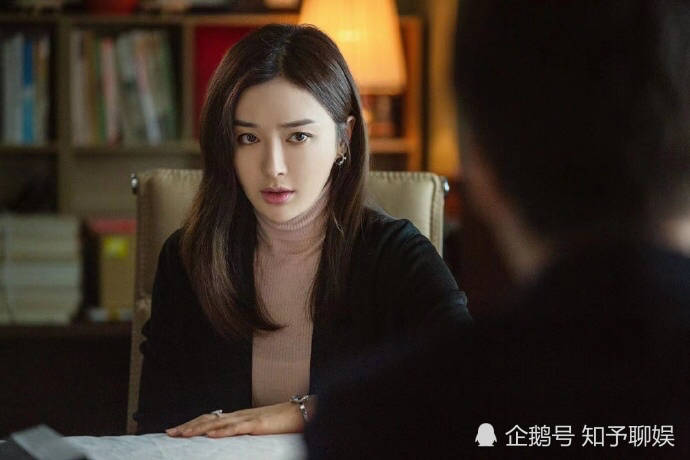 老戏骨,女演员客串《突围》,都是为了靳东?_秦岚