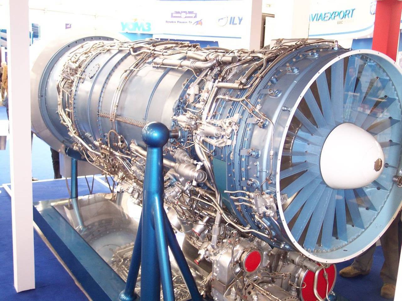 早前,苏联人曾打造出以r29-300等为代表的涡喷发动机,它们都拥有11吨