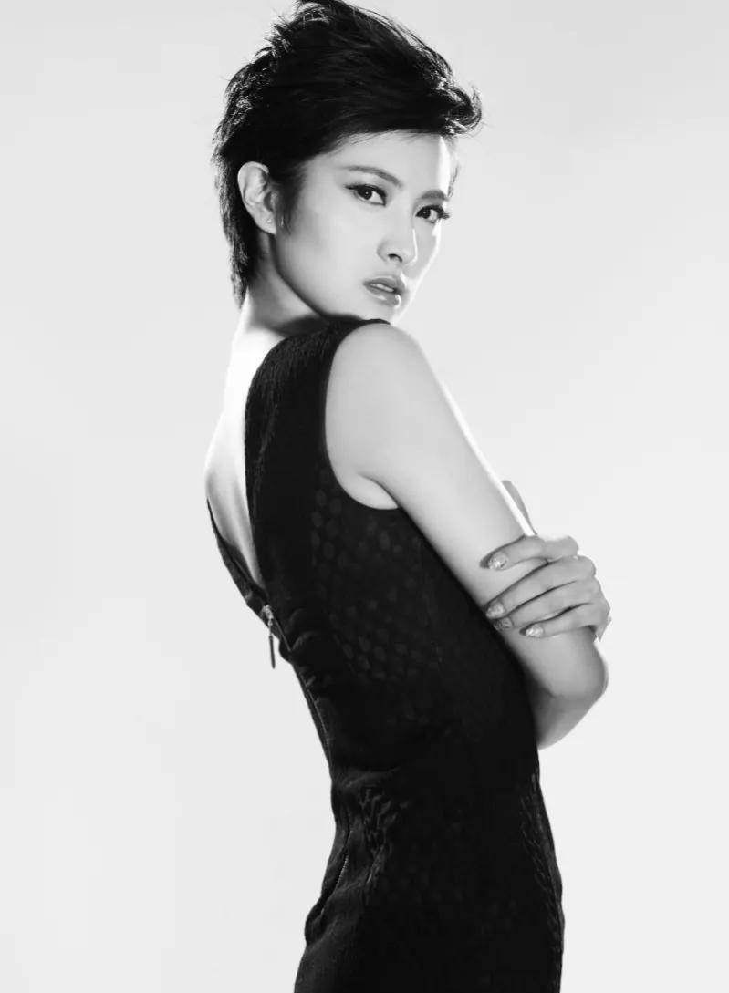 靳东初恋女友:隋俊波一生三段感情,结婚八年,老公身份