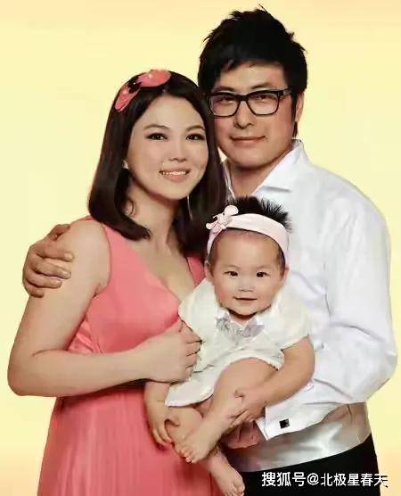 062009年,李湘王岳伦宣布组成婚姻.