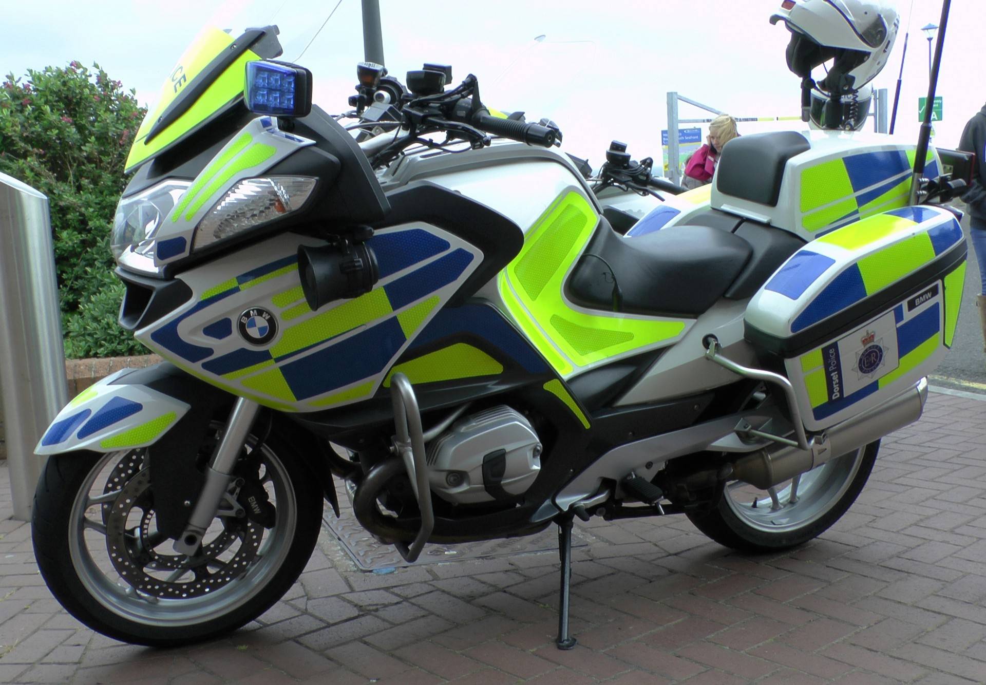 宝马发布ce04和f900xr警用摩托车适合城市巡逻ce04电动版续航130公里