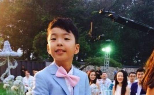 原创王中磊儿子近照曝光,14岁威廉帅气不再,面容沧桑被吐槽长残了