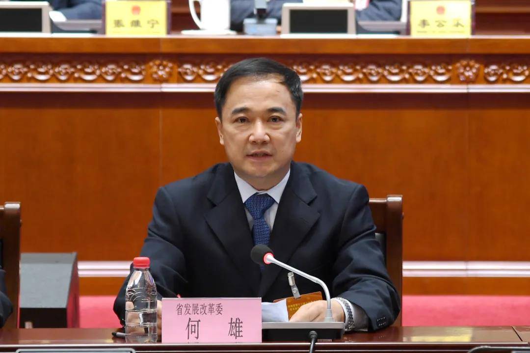 何雄全面推行一件事一次办按照企业办成一件事的标准全面梳理审批事项
