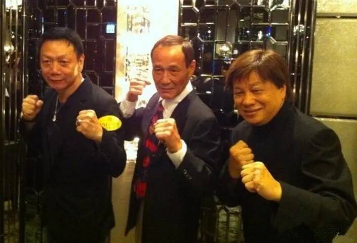 差佬文是他警校同期毕业的同学和同事,也是他亲自带"差佬文"加入的14k