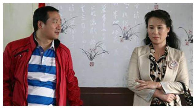 因"谢广坤"大火,唐鉴军为何拒绝和妻子离婚_二人转_王小华_表演