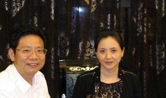 陶慧敏才从丈夫离世的悲痛中走出来,遇到了如今的老公王设忠,两人相识