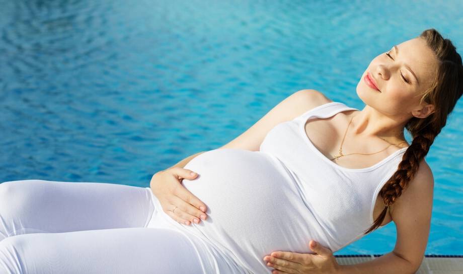 孕妇可以游泳吗？适合0-40周孕妈妈的运动计划,助力自然分娩！