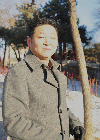 三德子赵亮身高17米娶高挑娇妻13年靠养鸡赚来亿万身家
