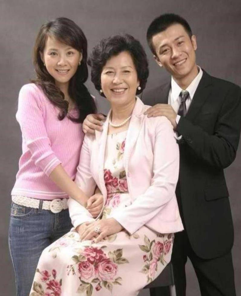 《橘子红了》,在剧中他扮演了愤青"古沛帆";还有在陈坤和周迅合作拍摄
