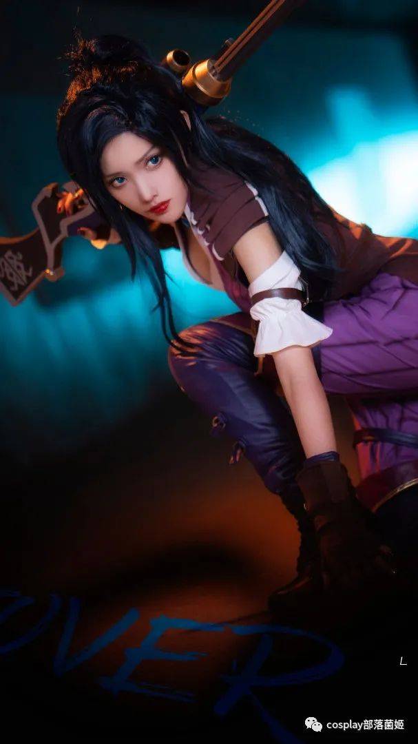 cos:英雄联盟动画双城之战皮城女警凯特琳cos正片@_wb