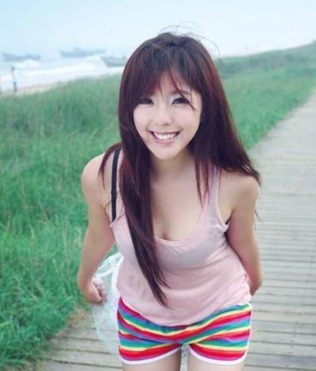 原创赵奕欢近照曝光脸蛋圆润发福迹象明显不走时尚路线了