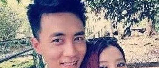 39岁杜淳首晒和妻子亲密合照,妻子肚大如箩孕味十
