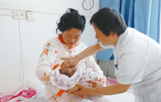 虎年把宝宝养得＂虎头虎脑＂,母乳妈妈做好3+3,母乳多宝宝胖