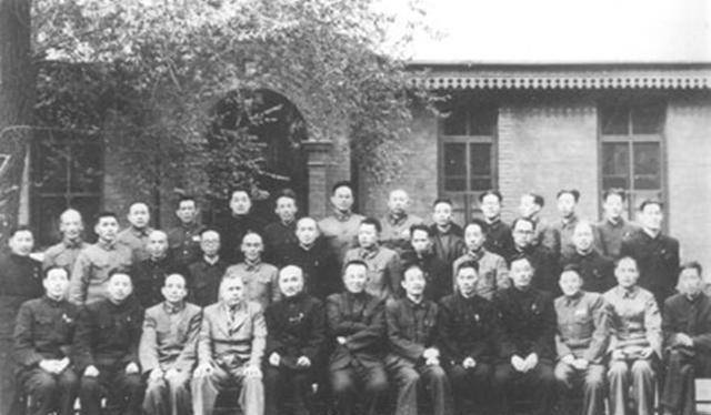 北平解放后,主席亲点他接管北平,可以持枪进入中南海_谭政文_中央