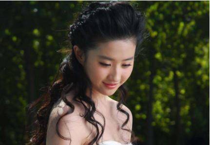 原创刘亦菲少女时期的照片走红网络素颜之下发量让网友热议