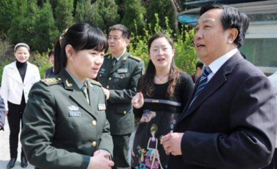 许道江许世友的孙女毕业后在部队工作大校军衔为人很低调